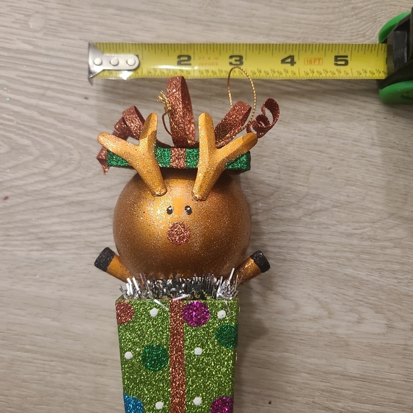 Rudolph present ornament - Picture 6 of 7